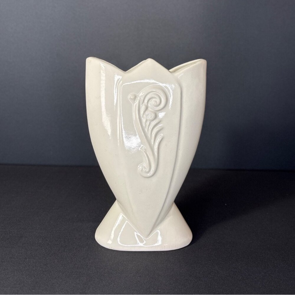 Vintage Fredericksburg Art Deco Pottery Glossy Vase Tulip FiddleHead Fern Motif - Picture 6 of 16